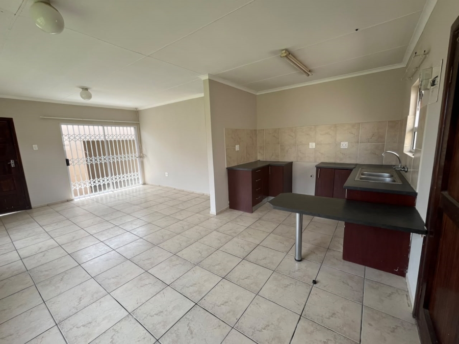 To Let 3 Bedroom Property for Rent in Southernwood Eastern Cape